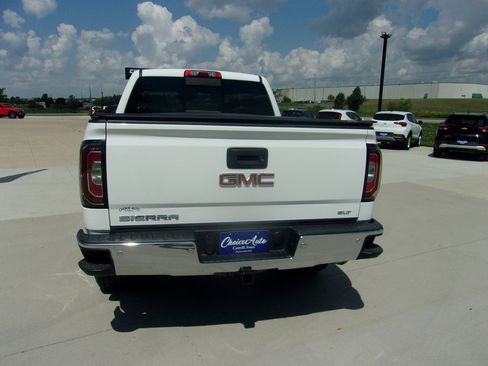 Used 2018 GMC Sierra 1500 SLT AWD/4WD image 4