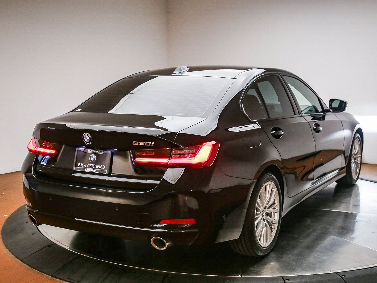 Certified 2023 BMW 330i Sedan w/ Premium Package RWD image 7