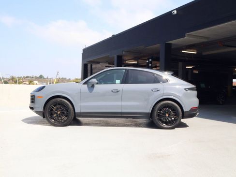 New 2026 Porsche Cayenne Coupe AWD/4WD image 2