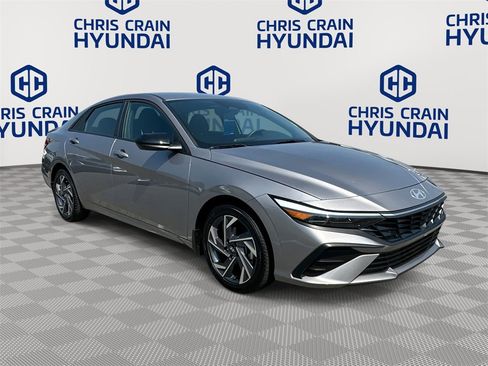 Certified 2025 Hyundai Elantra Sport image 1