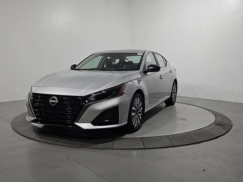 New 2026 Nissan Altima 2.5 SV FWD image 1