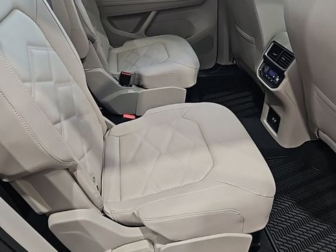 New 2026 Volkswagen Atlas SE FWD image 17