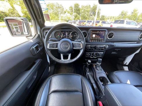 Used 2023 Jeep Wrangler Unlimited Sahara w/ Cold Weather Group AWD/4WD image 17