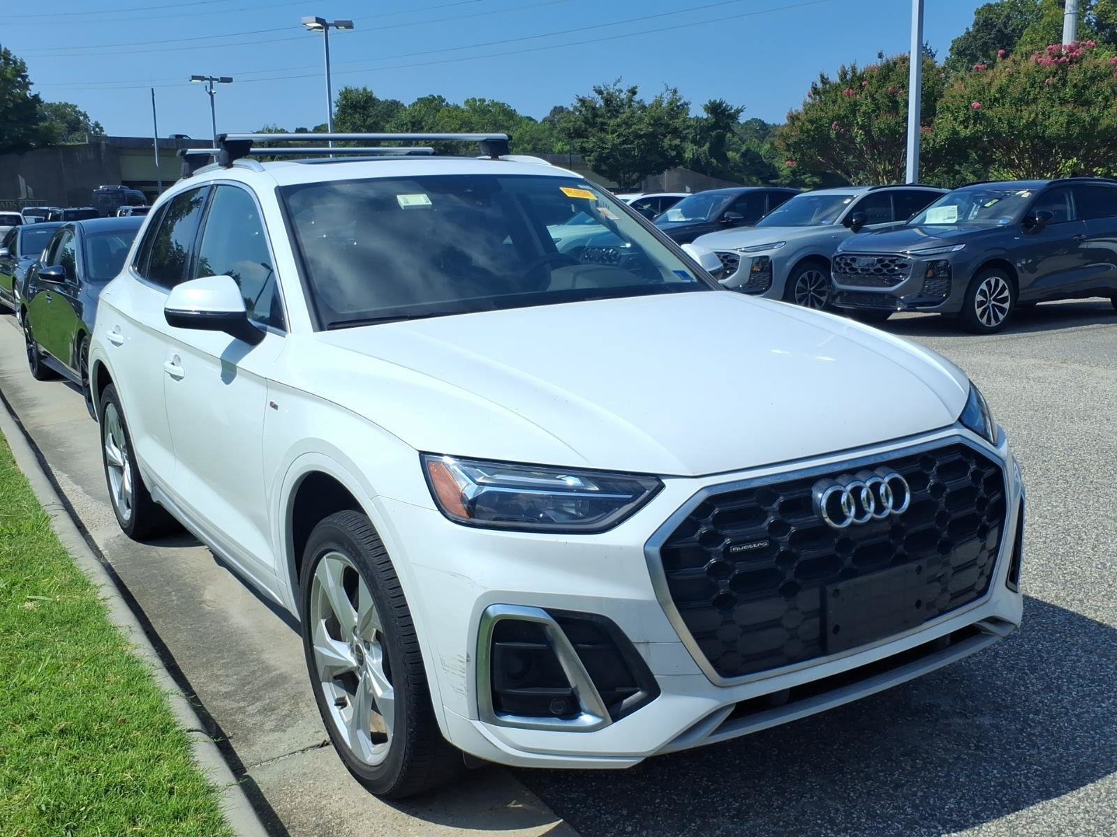 Used 2023 Audi Q5 2.0T Premium Plus w/ Premium Plus Package AWD/4WD image 2