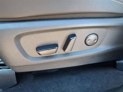 New 2026 Nissan Pathfinder SL image 25