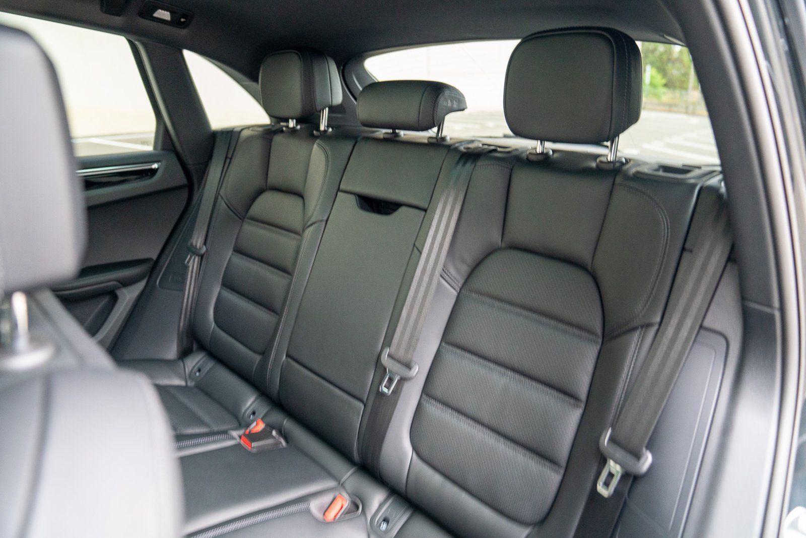 Certified 2026 Porsche Macan AWD/4WD image 23