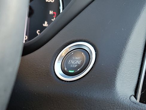 Used 2023 Cadillac XT4 Luxury w/ Cold Weather Package image 24