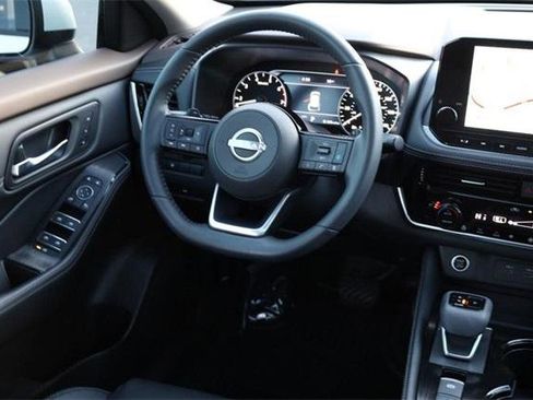 Used 2023 Nissan Rogue SL w/ SL Premium Package image 27