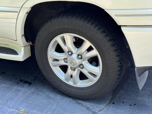 Used 2005 Lexus LX 470 4WD image 5