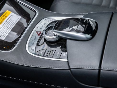 Used 2019 Mercedes-Benz S 560 Sedan image 33