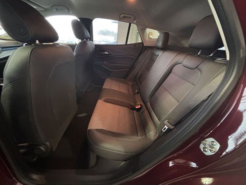 Used 2025 Chevrolet Trax LT image 27