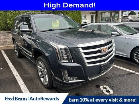 Used 2019 Cadillac Escalade Premium Luxury AWD/4WD image 1