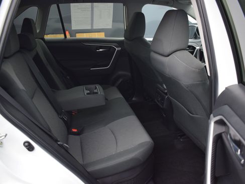 Used 2022 Toyota RAV4 XLE image 11