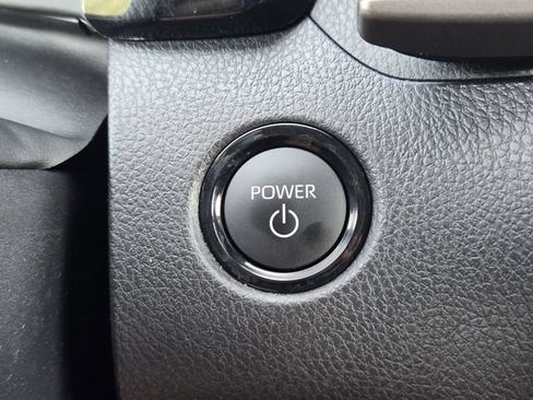 Used 2025 Toyota Camry XLE FWD image 21