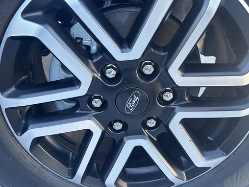 Used 2025 Ford Ranger Lariat w/ Trailer Tow Package image 26