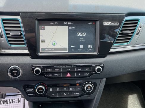 Used 2019 Kia Niro EX Premium w/ Cold Weather Package 2.0 FWD image 13