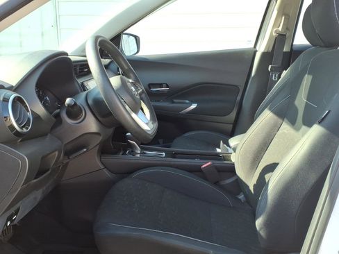 Used 2021 Nissan Kicks SV FWD image 8