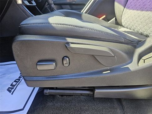 Used 2017 Chevrolet Colorado Z71 image 11