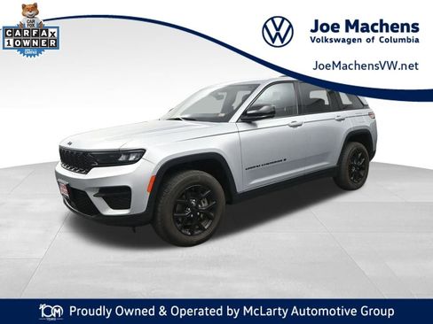 Used 2024 Jeep Grand Cherokee Altitude image 1