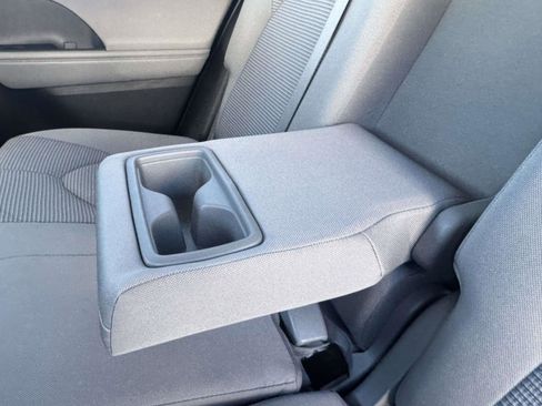 Certified 2022 Toyota Highlander L image 23