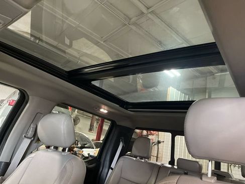 Used 2018 Ford F150 Lariat w/ Equipment Group 502A Luxury AWD/4WD image 22