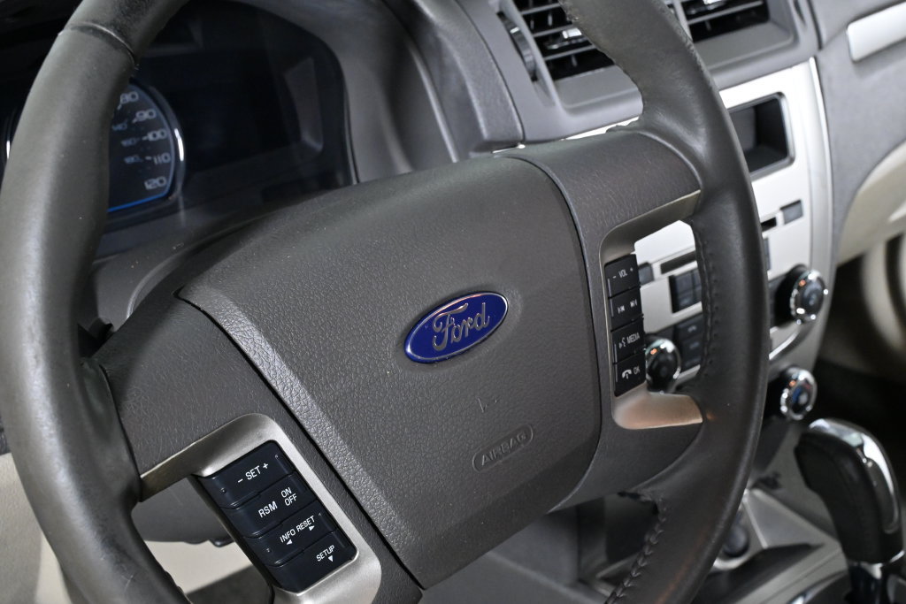 Used 2010 Ford Fusion Hybrid FWD image 13
