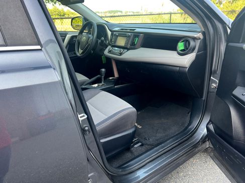Used 2015 Toyota RAV4 XLE image 17