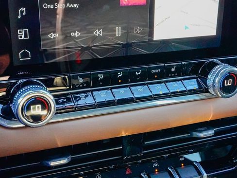 New 2026 GMC Canyon AT4 AWD/4WD image 18