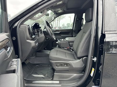 Used 2025 Chevrolet Silverado 1500 LT image 16