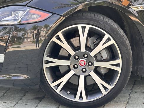 Used 2019 Jaguar XJ AWD image 3