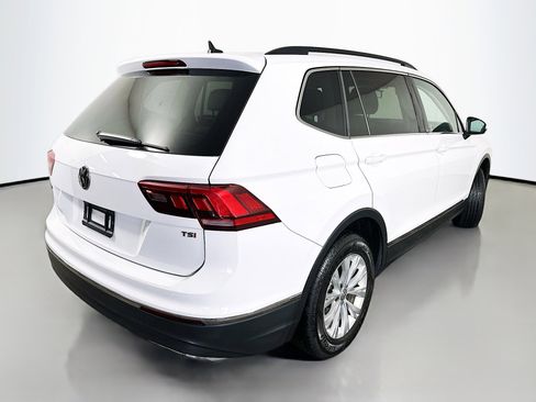 Used 2018 Volkswagen Tiguan SE w/ Front Fog Lights Package FWD image 10