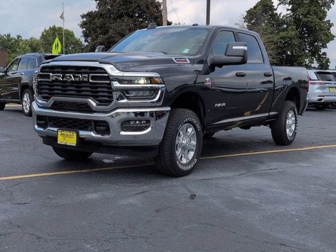 Used 2025 RAM 2500 Big Horn AWD/4WD image 4