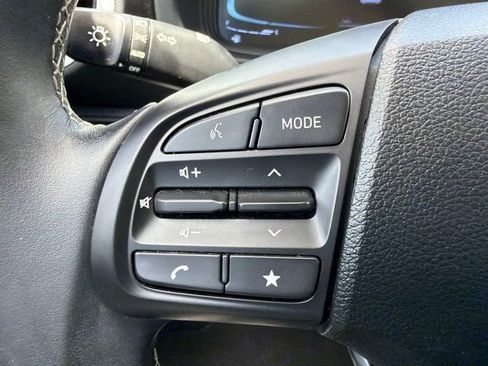 Used 2023 Hyundai Venue Limited w/ Cargo Package FWD image 24