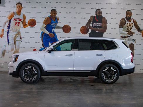 Used 2025 Kia Telluride S AWD/4WD image 18