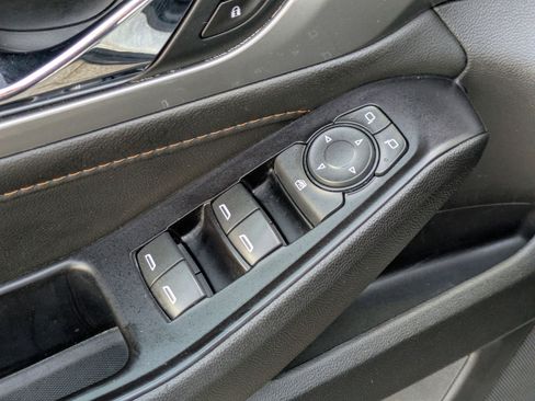 Used 2020 Chevrolet Traverse LS image 11