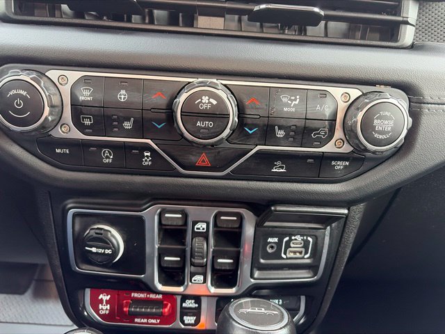 Used 2025 Jeep Gladiator Rubicon w/ Convenience Group AWD/4WD image 30