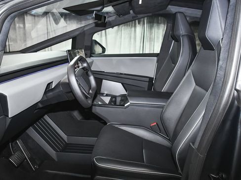 Used 2025 Tesla Cybertruck AWD Crew Cab image 48