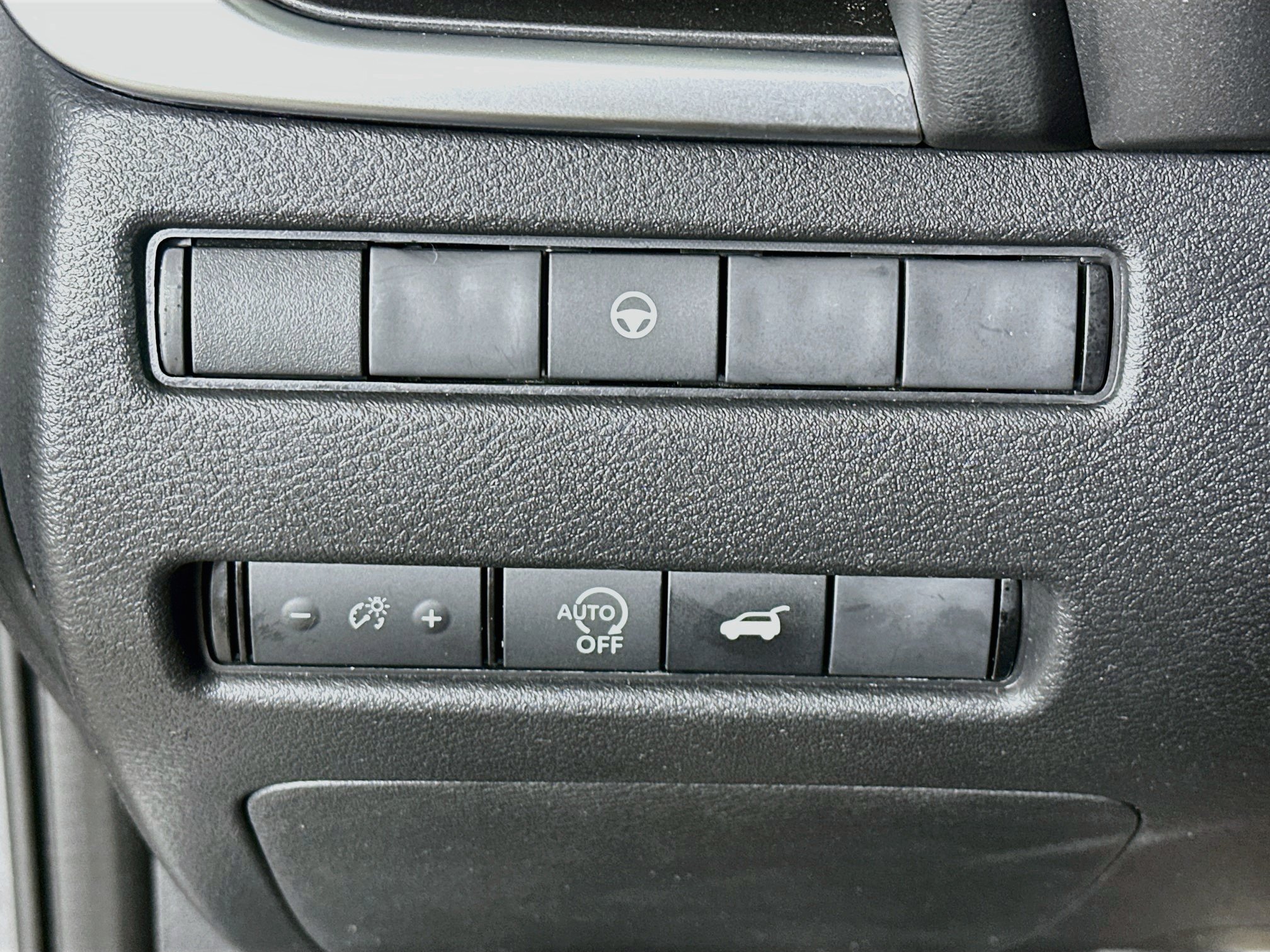 Used 2026 Nissan Rogue SV AWD/4WD image 17