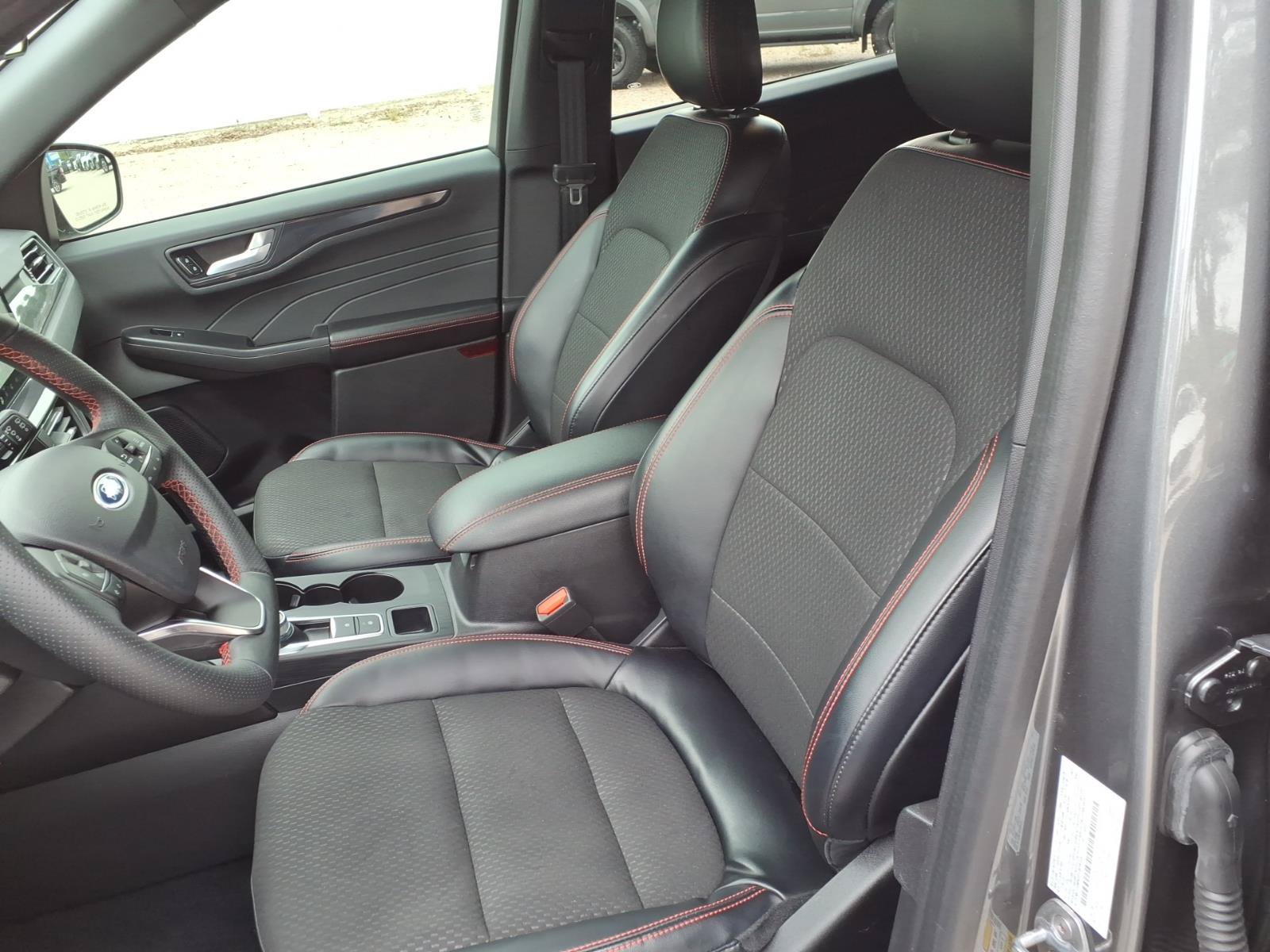 Used 2023 Ford Escape ST-Line w/ Tech Pack #1 FWD image 16