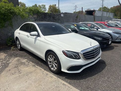 Used 2019 Mercedes-Benz E 300 4MATIC image 3