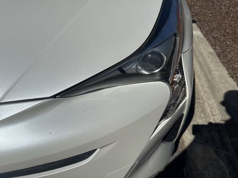 Used 2017 Toyota Prius Two image 11
