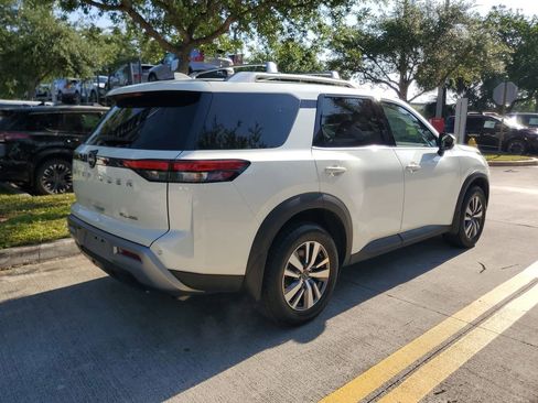 Certified 2023 Nissan Pathfinder SL AWD/4WD image 6