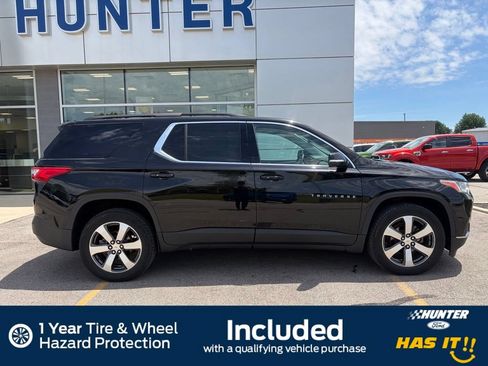 Used 2019 Chevrolet Traverse LT w/ LT Premium Package AWD/4WD image 10