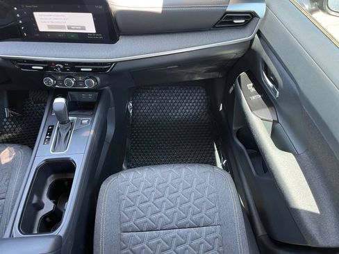 Used 2025 Nissan Kicks SV FWD image 15