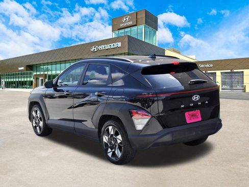 Used 2024 Hyundai Kona SEL w/ Convenience Package FWD image 8