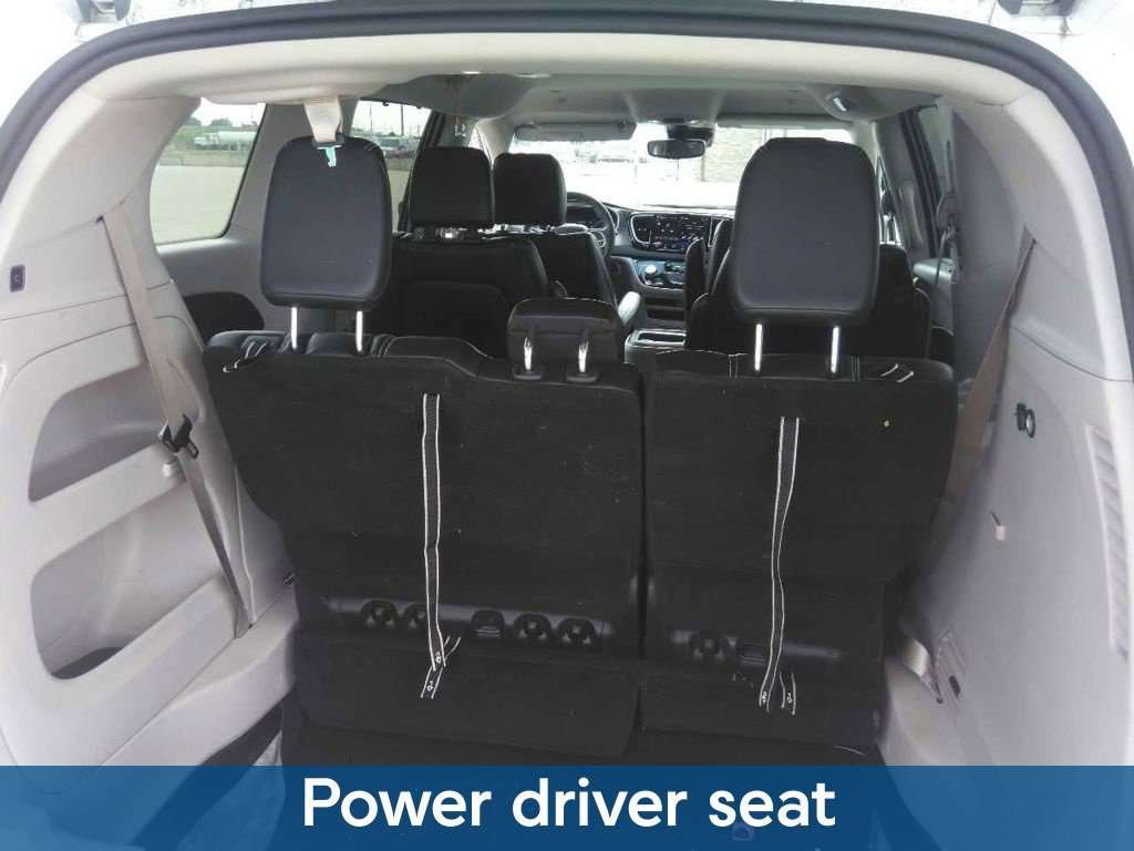 Used 2024 Chrysler Pacifica Touring-L FWD image 12