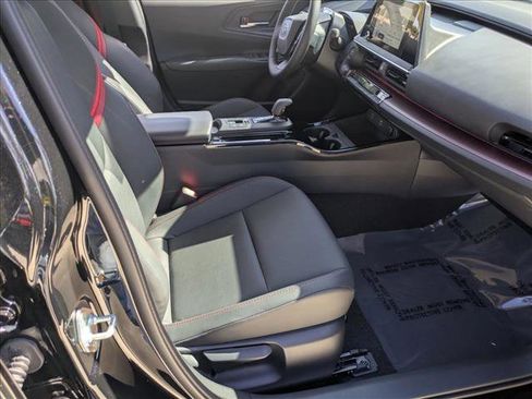 Used 2025 Toyota Prius Plug-In Hybrid image 18