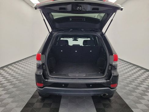Used 2018 Jeep Grand Cherokee Laredo AWD/4WD image 29