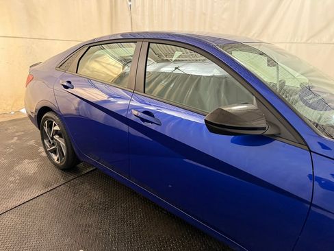 Certified 2025 Hyundai Elantra Sport image 13