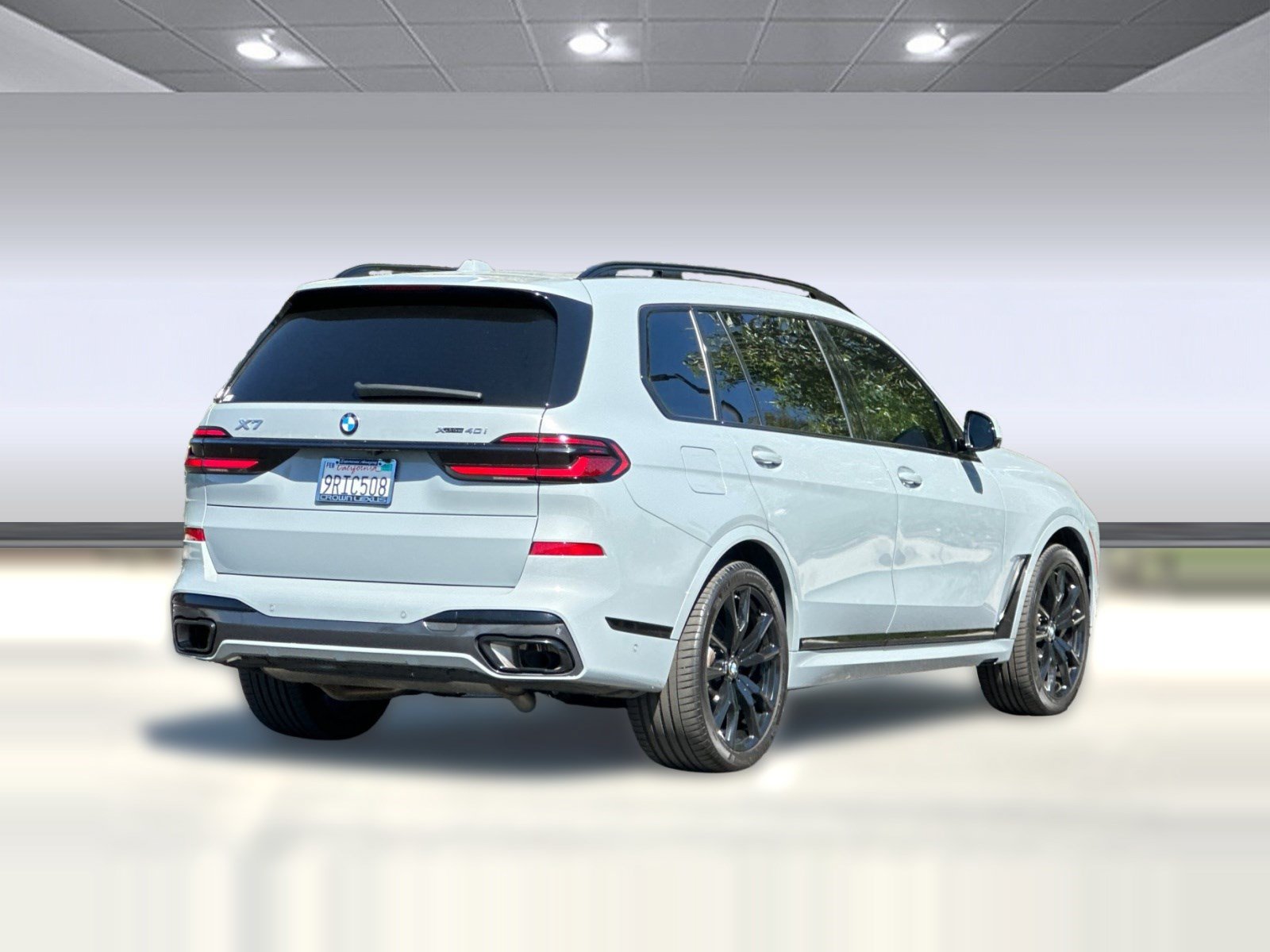Used 2024 BMW X7 xDrive40i w/ M Sport Package AWD/4WD image 9